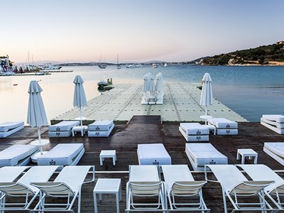 terrasse-flottante-mer-cafe-bar.jpg